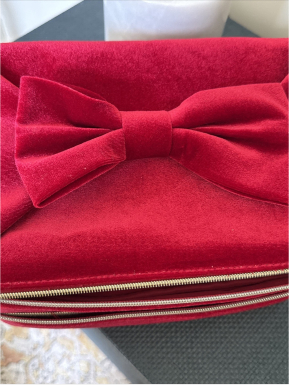 Estee Lauder Red Velvet Bow Accented Cosmetic Makeup Bag Travel Case NWOT - Picture 8 of 9